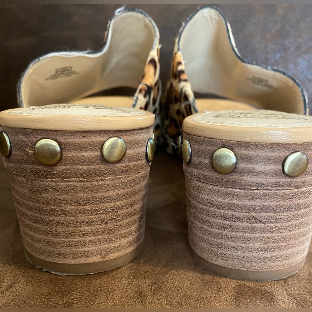 Vince Camuto Open-toed Mules Leopard Print Cow Hair Stud Detail 2” Heel Size 9.5 - Picture 8 of 11